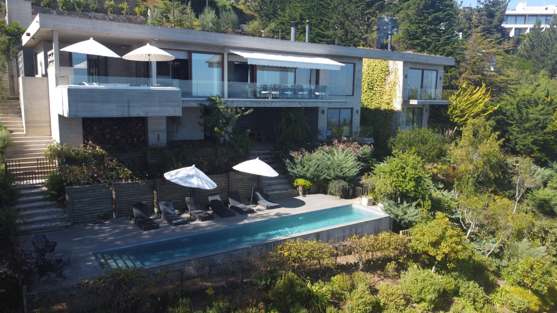 Casa con piscina, vista aérea