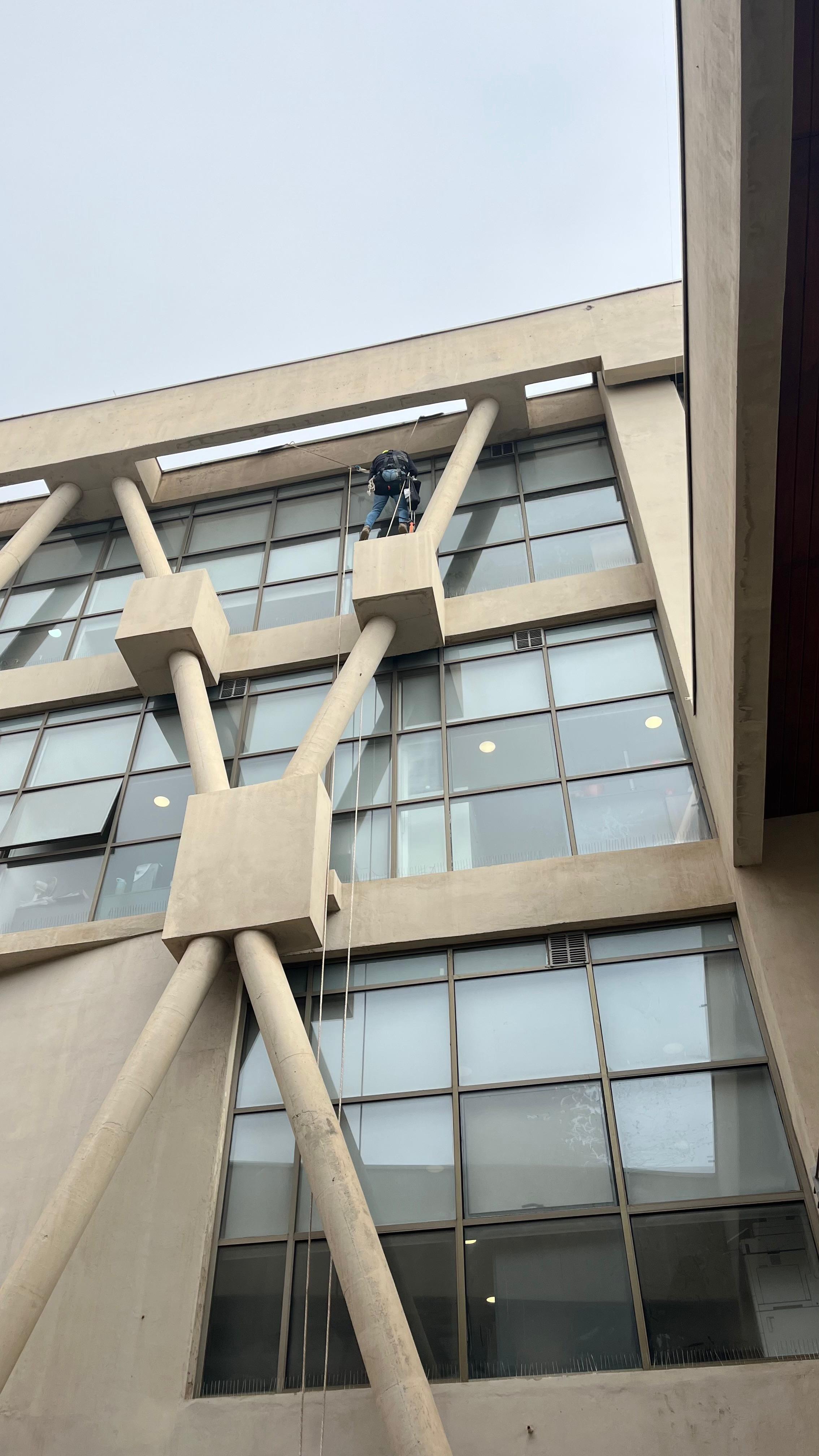 Inspección de fachada con dron