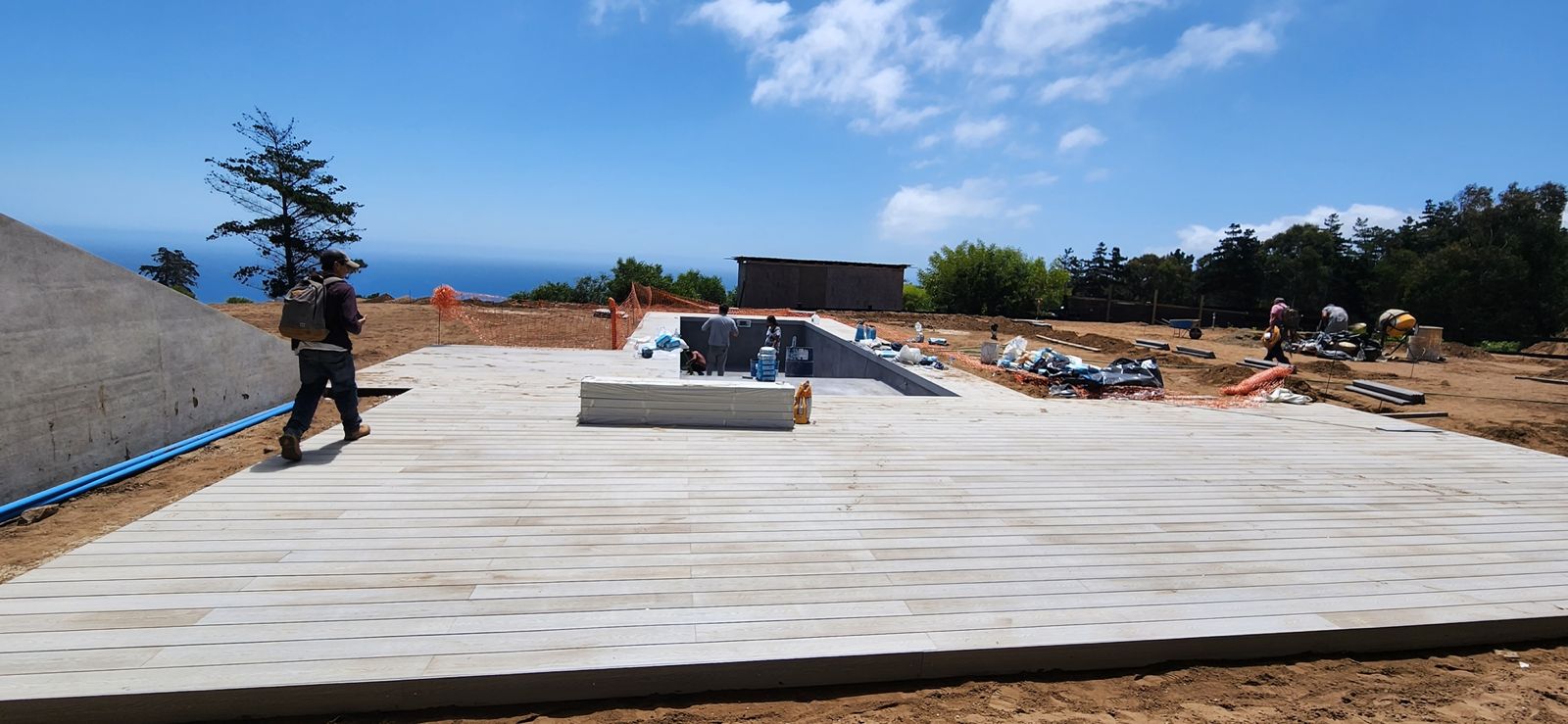 Vista aérea de techumbre en construcción